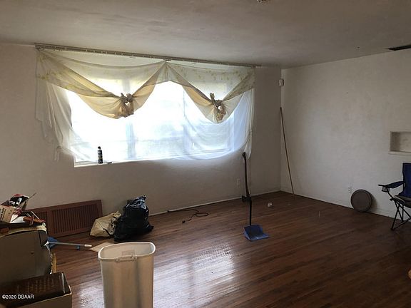 2nd image of 112 Maplewood Dr