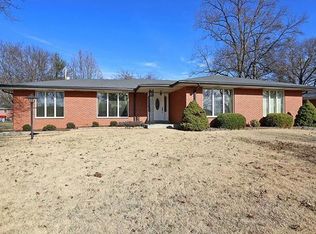 15 Heathwood Ln, Fenton, MO 63026