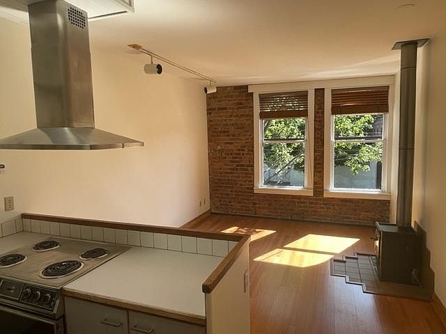 2nd image of 5144 Ballard Ave NW APT 201