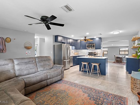5th image of 1110 Coconut Cir W