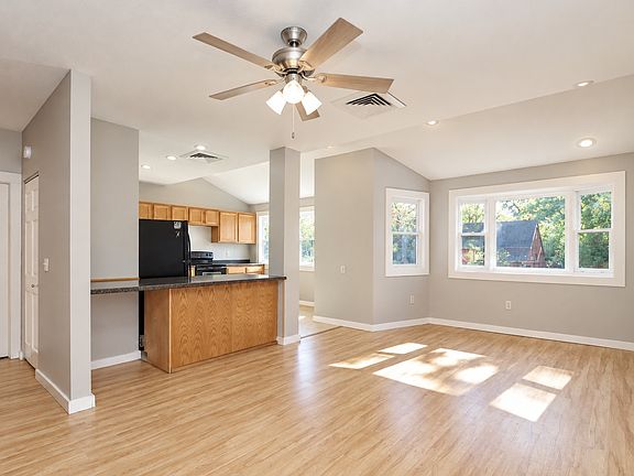 2nd image of 920 Thompsonville Rd #1