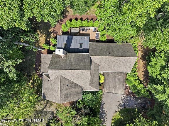 5th image of 102 Fox Run Rd
