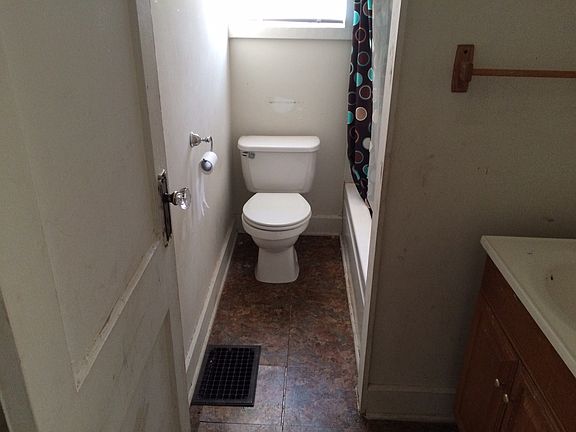 4th image of 2703 Woodrow Ave