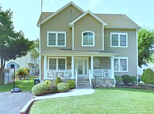 91 S McKinley Ave, Iselin, NJ 08830