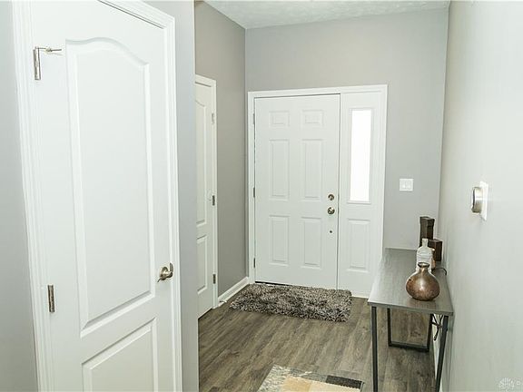 3rd image of 3571 Sequoia Dr