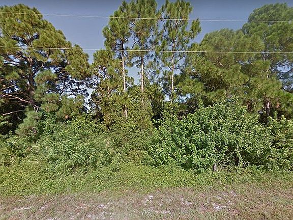 3rd image of 716 Bianca Ave S