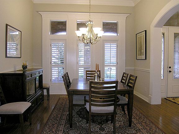 2nd image of 3408 Vista Lake Cir