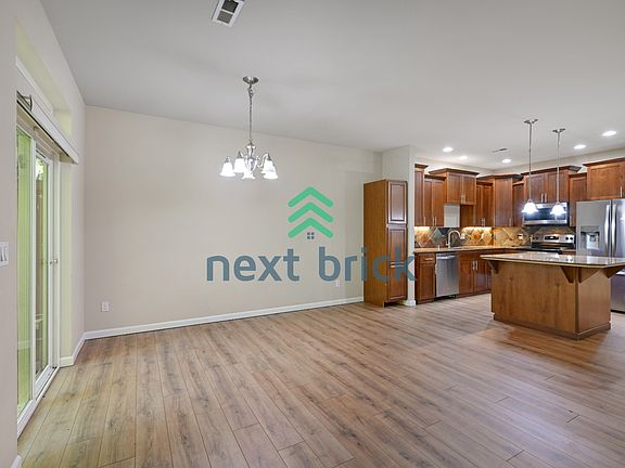 4th image of 6110 Alexander Pl SE