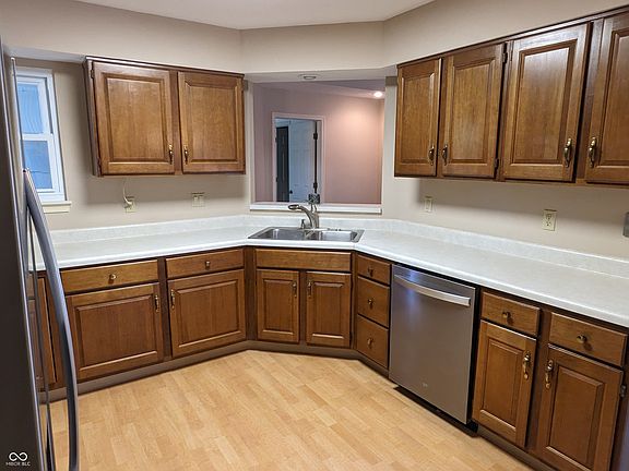 5th image of 7871 Bosinney Cir