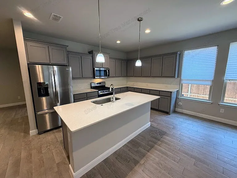 10921 Rockchapel Dr — Photo 9