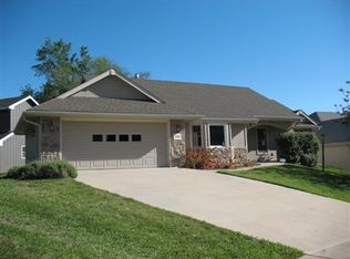 3760 SW Deer Trail Dr, Topeka, KS 66610