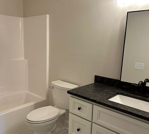 4th image of 306 Lee Ln
