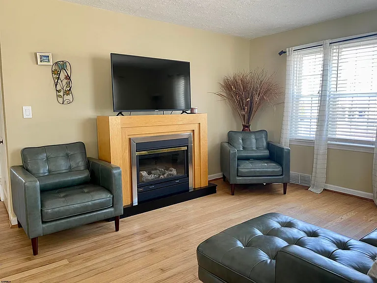 108 N Wilson Ave #A — Photo 5