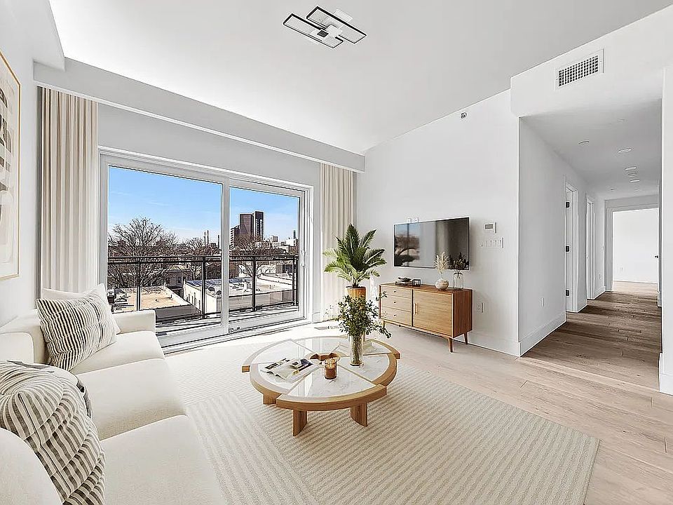 1st image of 12-16 30th Ave #205