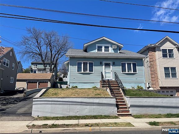 2nd image of 71 Madison St