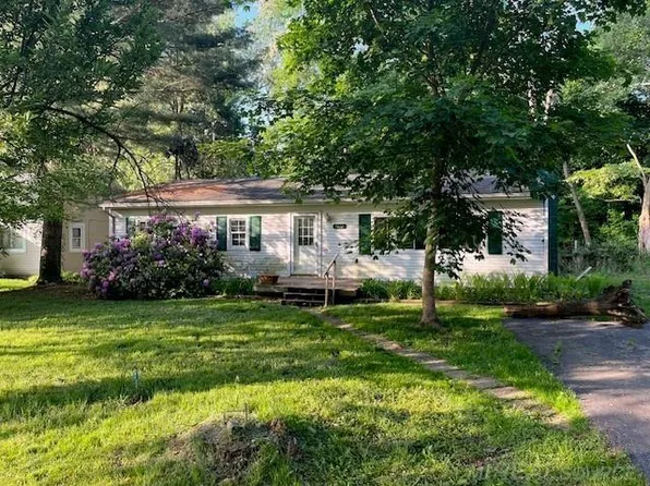 9622 River Rd, Algonac, MI 48001