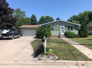 540 7th St SW, Britt, IA 50423