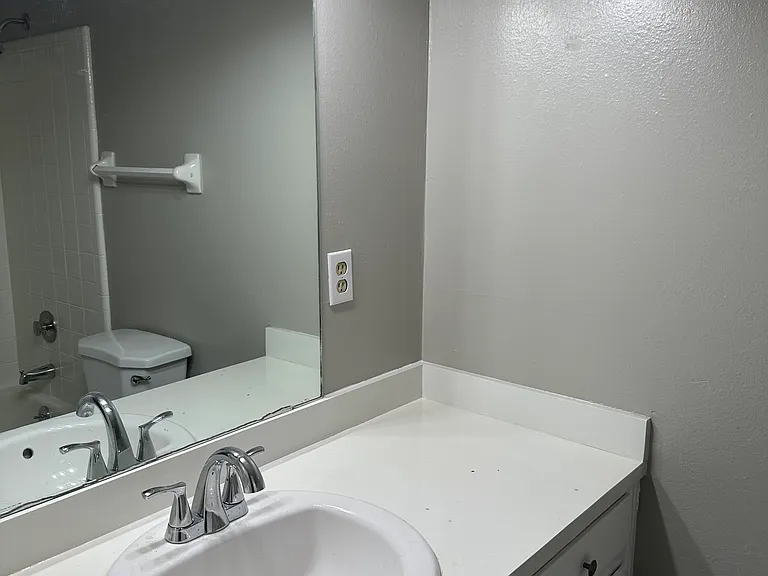551 Delaware St — Photo 12