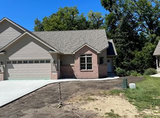 1626 Rivers Edge Ct, Adrian, MI 49221