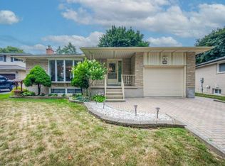 16 Wolfes Ct, Kitchener, ON N2B2Z1