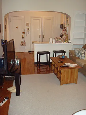 Rented by Metropolitan Equities | media 9