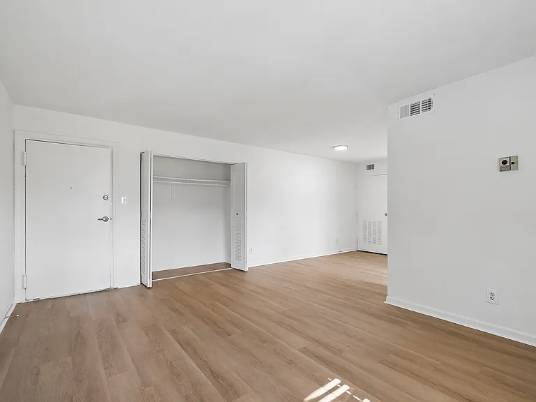 ReNew Alexandria — Photo 16