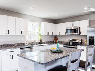 160 Hunting Wood Dr, Angier, NC 27501