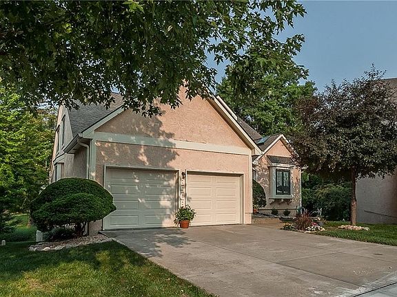 Home Sits at End of Cul-de-Sac: So Peaceful & Quiet