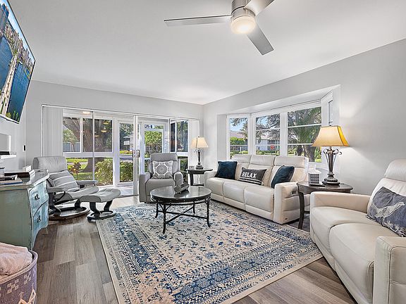 3rd image of 3 Garden Street #101k