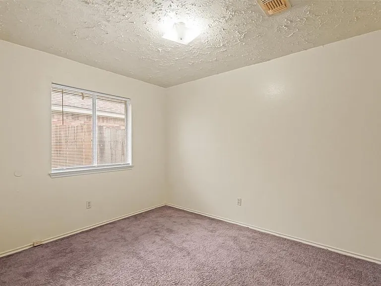 8731 Croteau Dr — Photo 14
