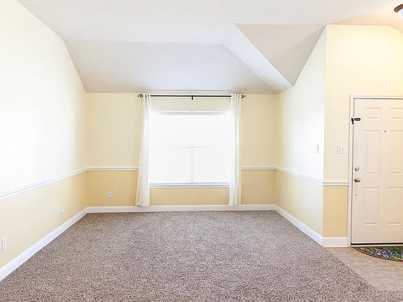 4th image of 413 Dartmoor Dr