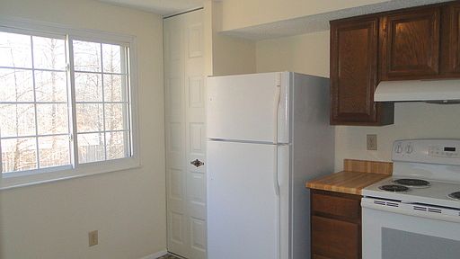 4th image of 5209 Pleasure Cove Ct