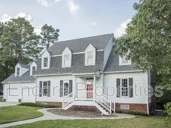 111 Whispering Pines Ct, Cary, NC 27511