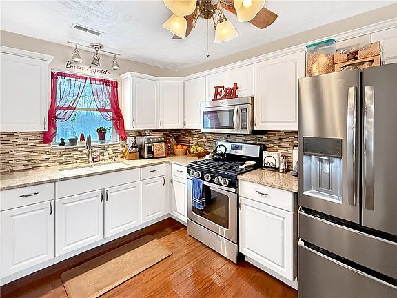 4th image of 3335 S Mount Zion Rd