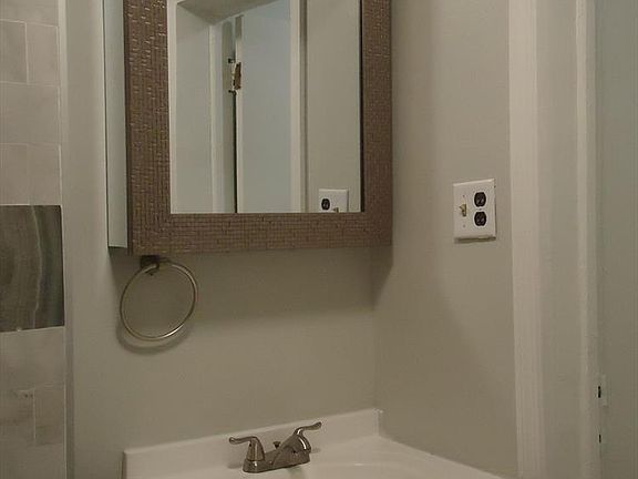 5th image of 120 7th Ave APT 2R