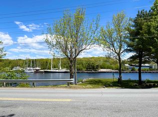 8 Pine St, Bridgewater, NS B4V 1X5