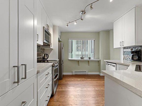 4th image of 45765 Spadina Ave Unit 303