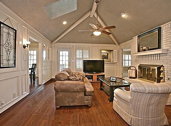 2nd image of 950 Wild Wood Ln