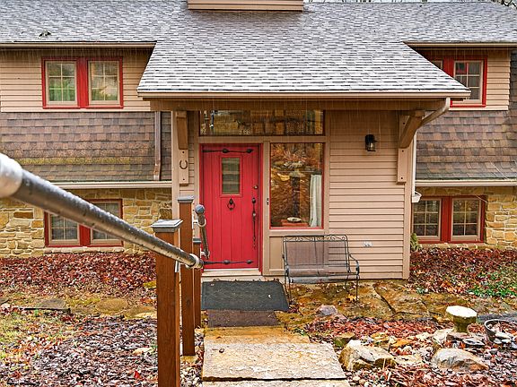 4th image of 972 Helmsburg Rd