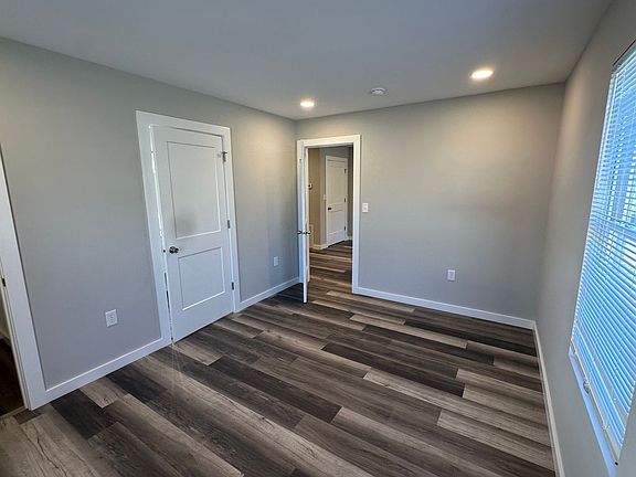 5th image of 4808 S Rogers St