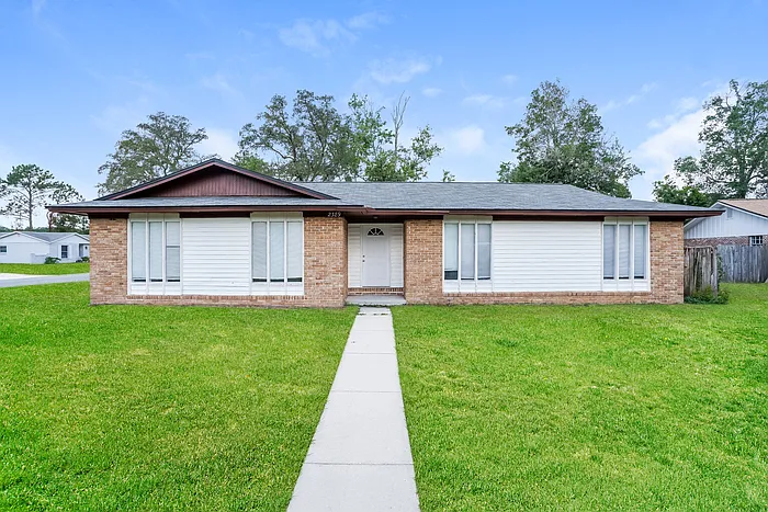 2389 Grace Ln