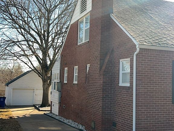 2nd image of 1419 S Knoxville Ave