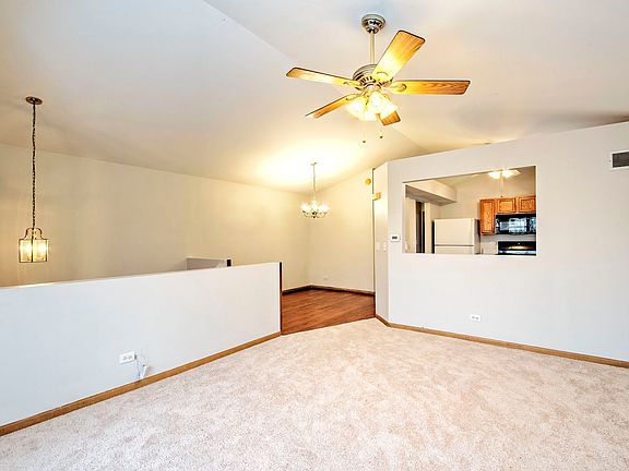 5th image of 1077 Symphony Dr