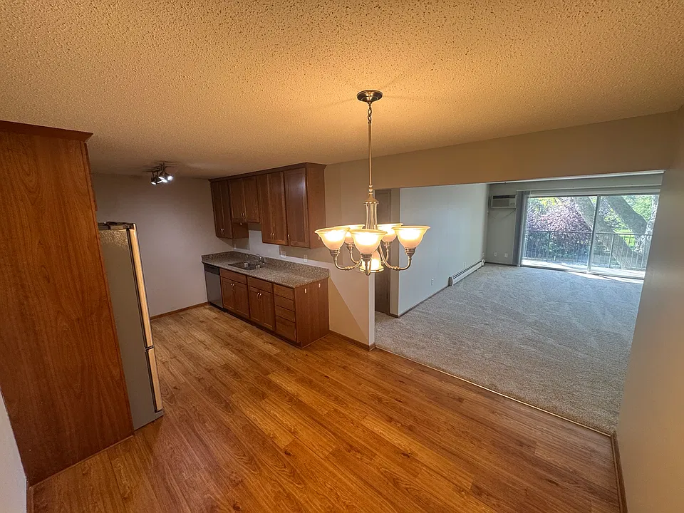 4351 Parklawn Ave #207