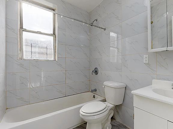 5th image of 678 Hancock St #2E