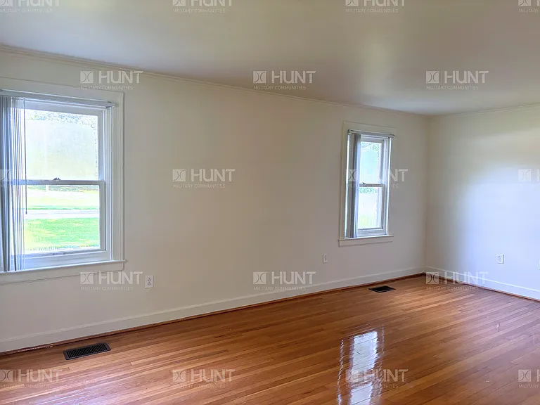 332 Jefferson Dr — Photo 4