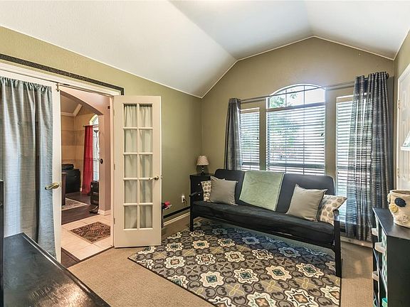 5th image of 3921 Gardenia Ln