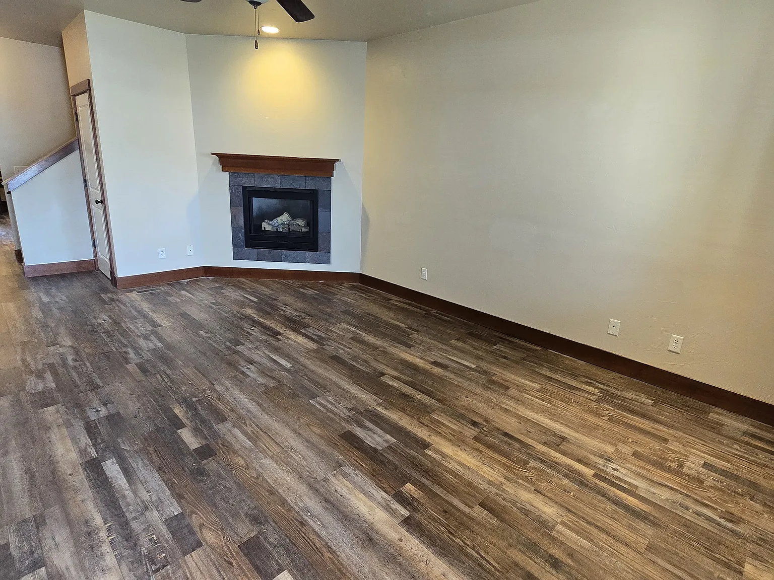 3 bed, 2067 sqft, $3,200 — Photo 2