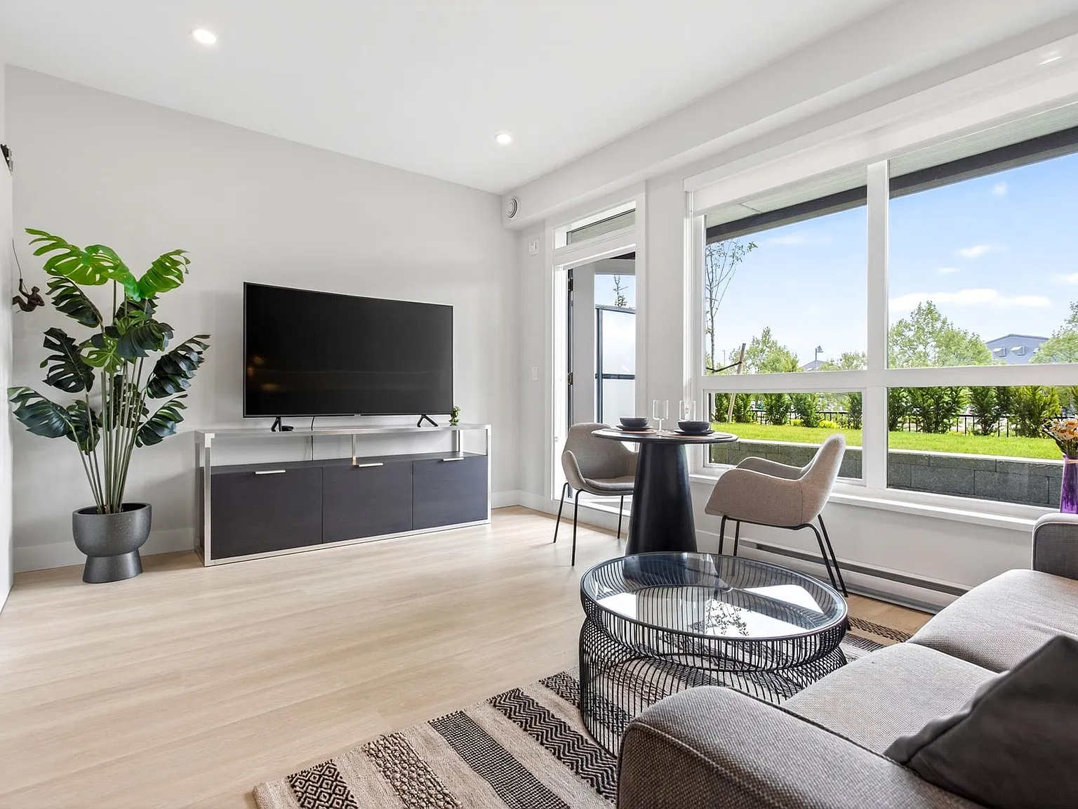 1 bed, 470 sqft, $2,500 — Photo 2