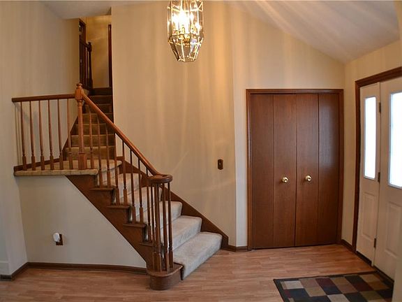 5th image of 8374 Bradfords Gate